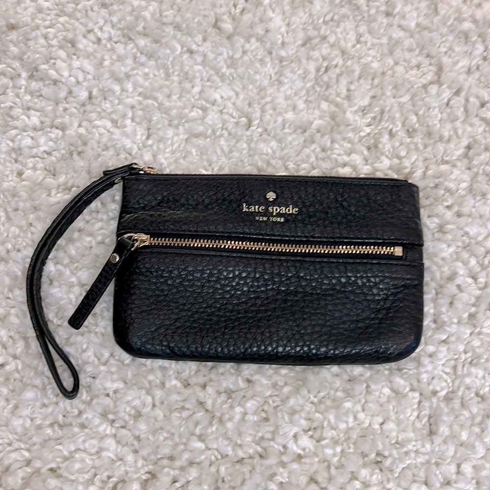 NWOT Soft Black Pebbled Leather Kate Spade Wristlet!!